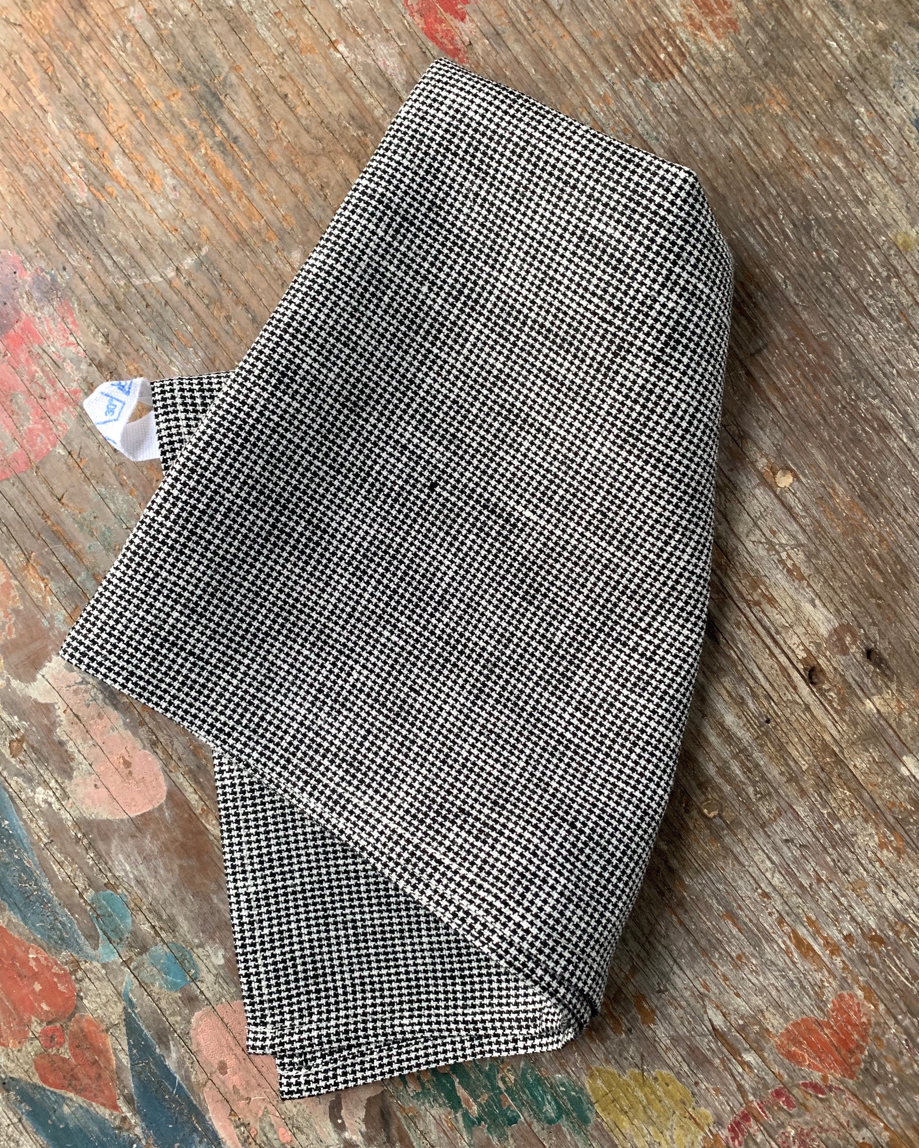 Classic Houndstooth Linen Kitchen Cloth | Black Multi-Purpose Towel